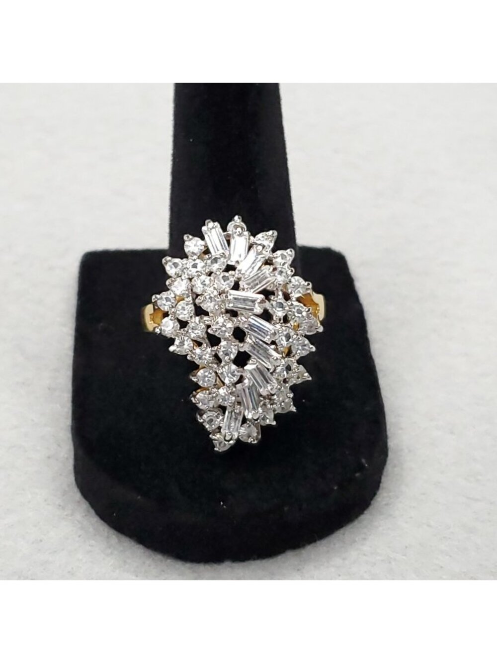 Rhinestone Cocktail Ring Sz 9 Clear Gold Tone Paisley Cluster Statement